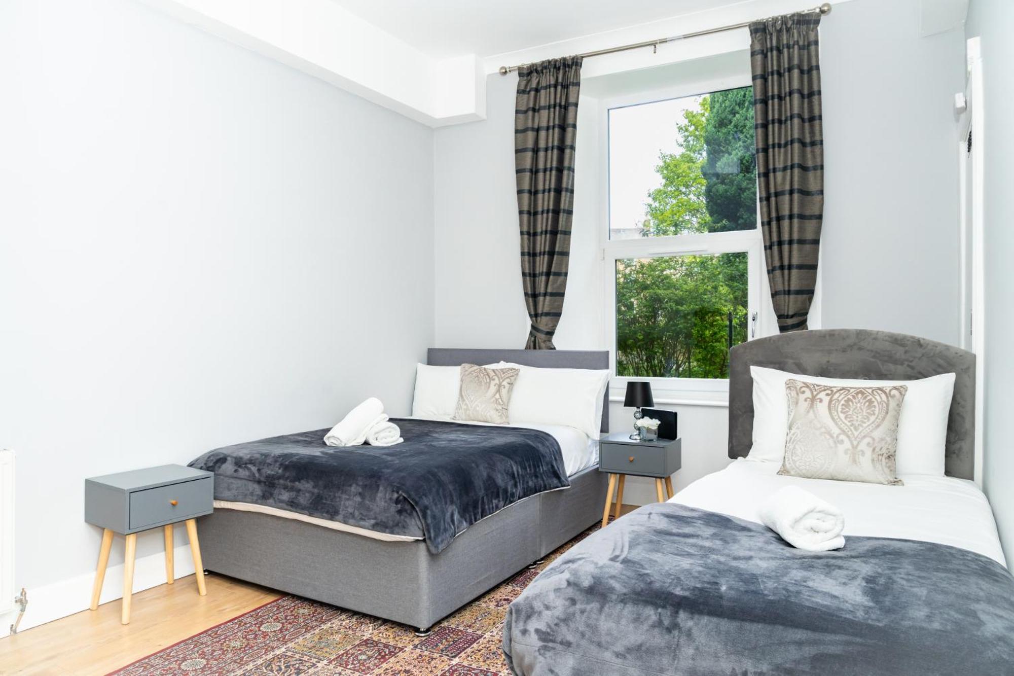 Apartment 3br Next To Stadium Near Airport Sleeps 7 Edinburgh