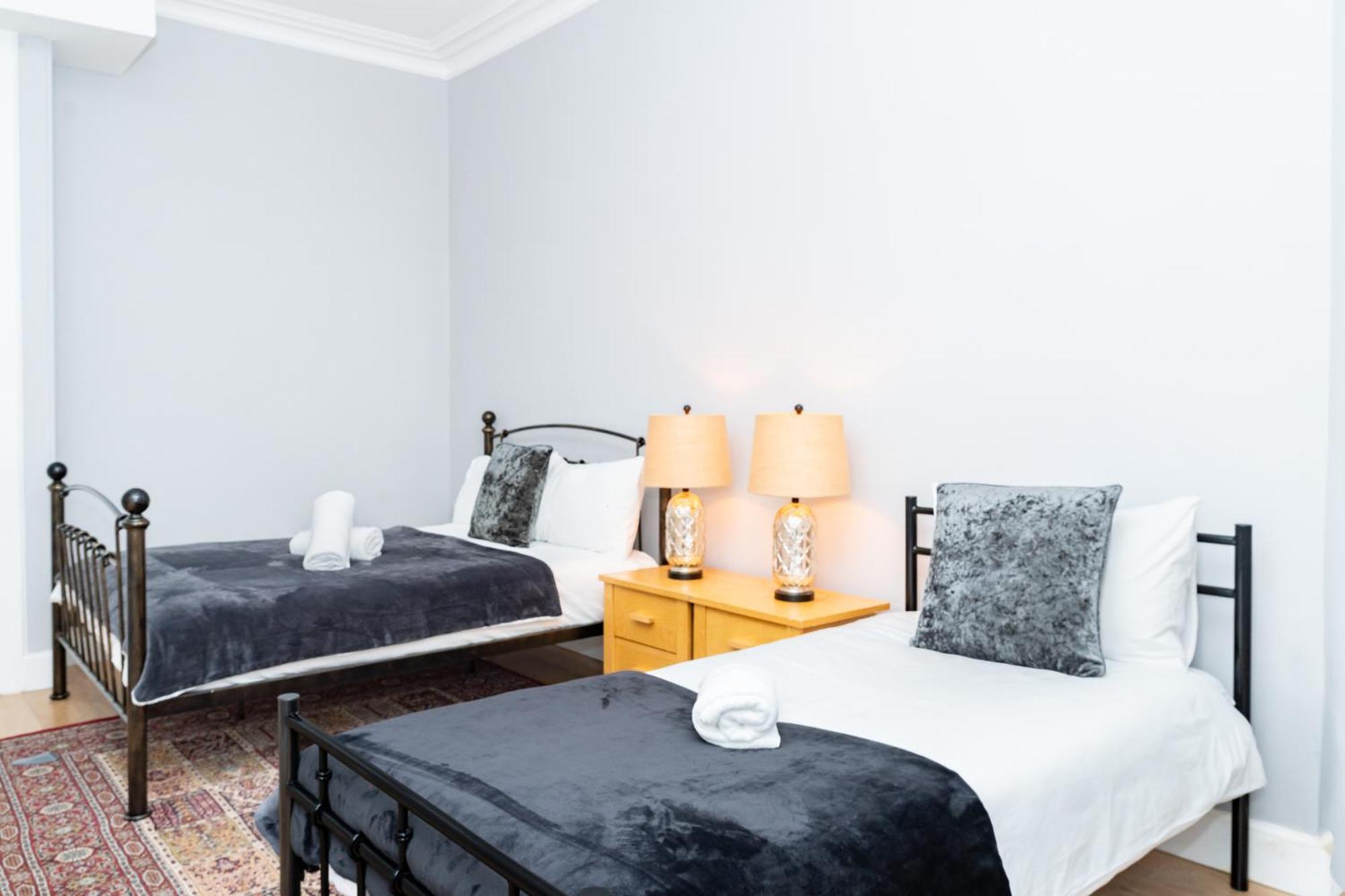 3br Next To Stadium Near Airport Sleeps 7 Edinburgh